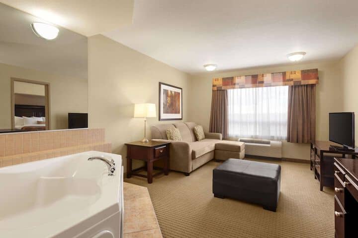 Jetted tub