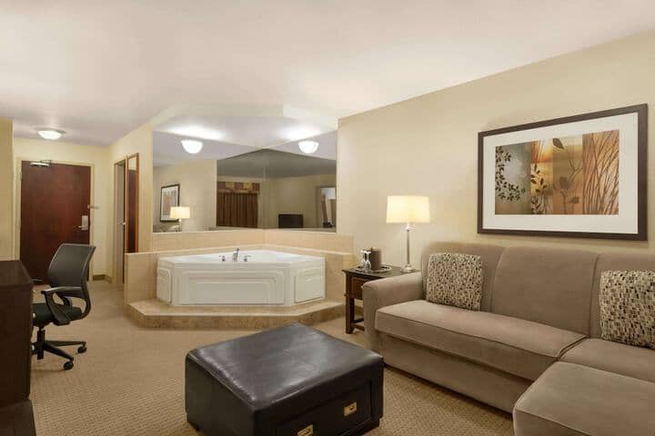 Jetted tub